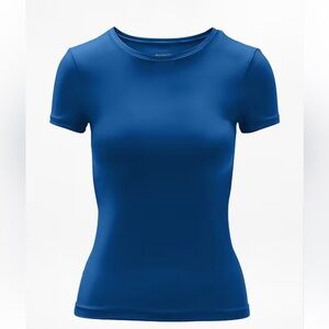 NWT Athleta BodyMove Crew Neck Tee